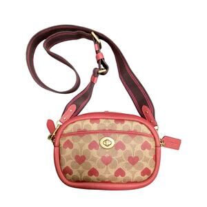 NWT Coach Bag Women’s 1Size CameraBag/Crossbody SignaturePrint With Hearts Brown